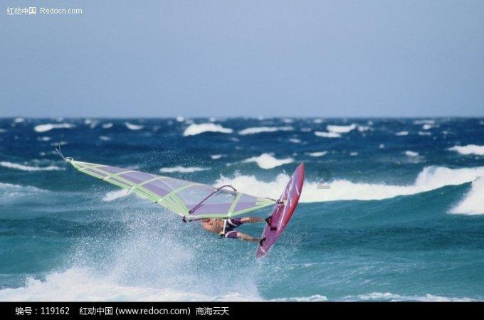 董宇辉居首、韦东奕杨紫入选中国90后十大影响力人物