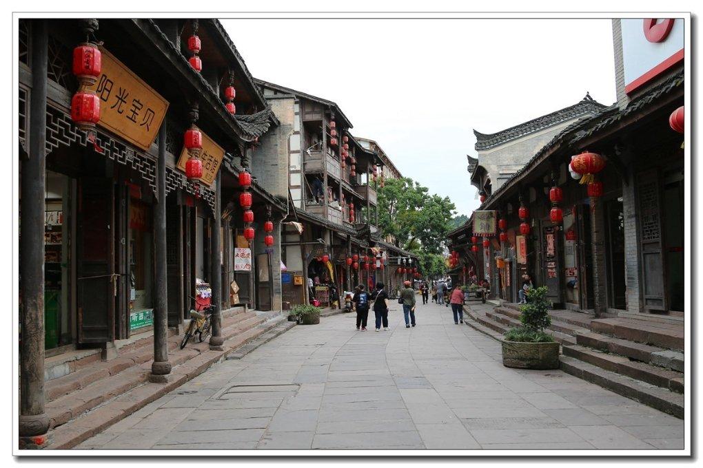 向上跳的香蕉